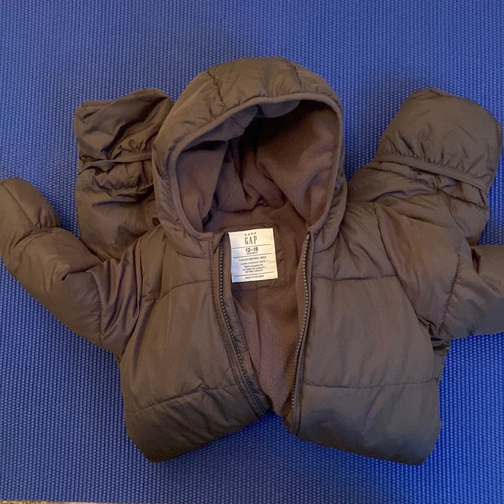 Gap Baby Snowsuit Size 12-18 month unisex
